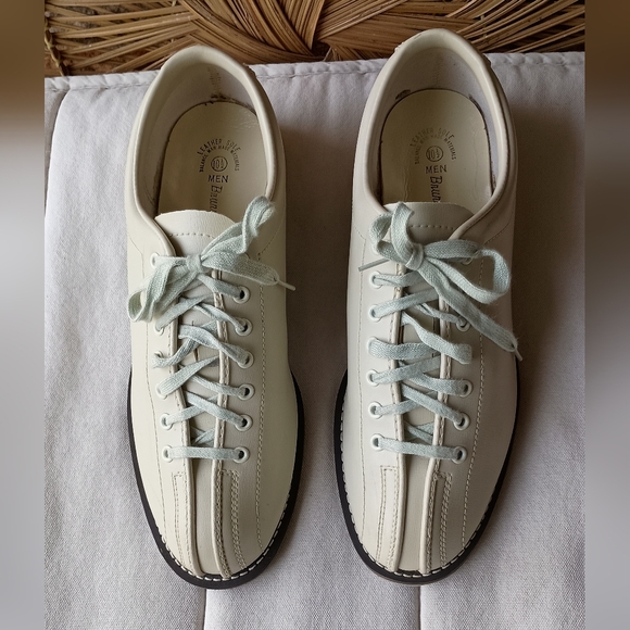 Brunswick Other - Vintage Brunswick Men's Cream Leather Lace-Up Bowling Shoes_10.5
